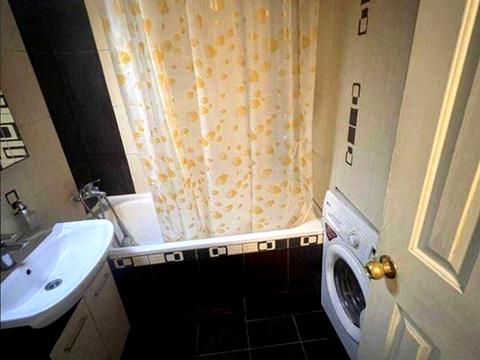 квартира за адресою Леоніда Каденюка просп. (Юрія Гагаріна), 13