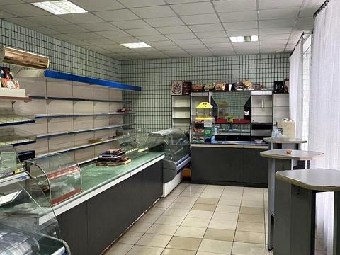 комерційна за адресою Євгена Коновальця вул., 4