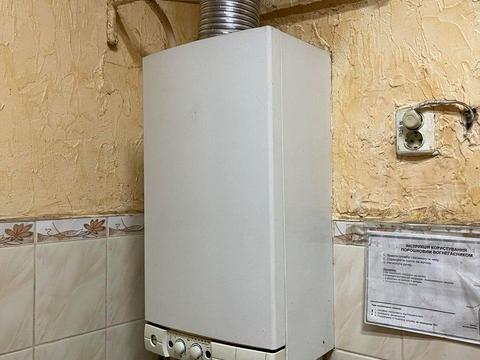 комерційна за адресою Євгена Коновальця вул., 4