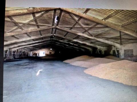 комерційна за адресою Ігоря Сікорського вул. (Белінського), 1