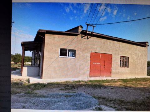 комерційна за адресою Ігоря Сікорського вул. (Белінського), 1