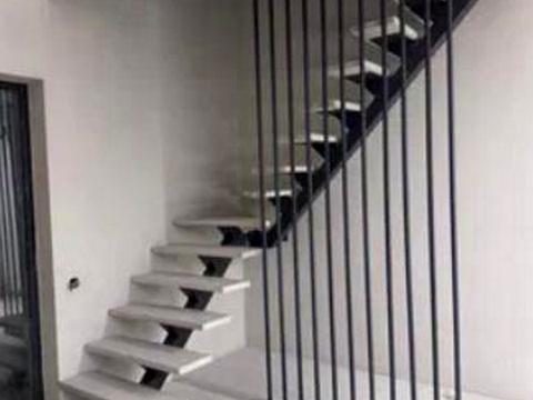 будинок за адресою Костанди