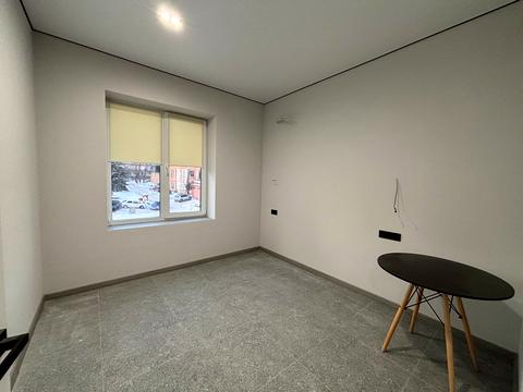 коммерческая по адресу Соборная пл. (Октябрьская), 14