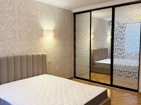 квартира за адресою Миколи Бажана просп., 12