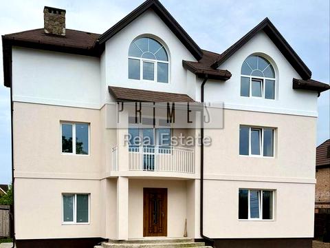 будинок за адресою Космонавтів вул.