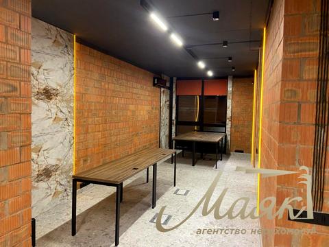 комерційна за адресою Джона Маккейна вул. (Івана Кудрі), 1