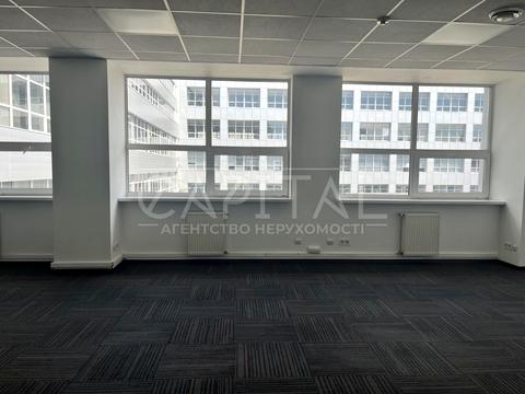 коммерческая по адресу Степана Бандеры просп. (Московський), 9