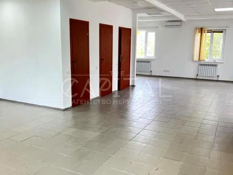 комерційна за адресою Межигірська вул., 87а