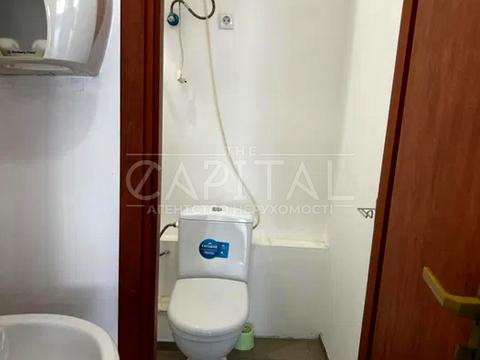 комерційна за адресою Межигірська вул., 87а