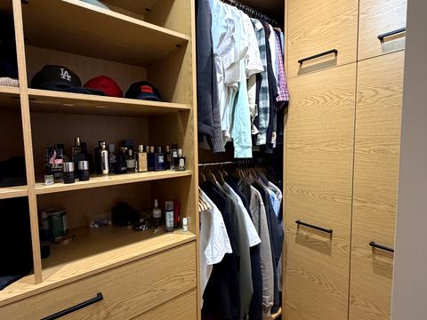 квартира за адресою Дніпровська набережна вул., 18-А