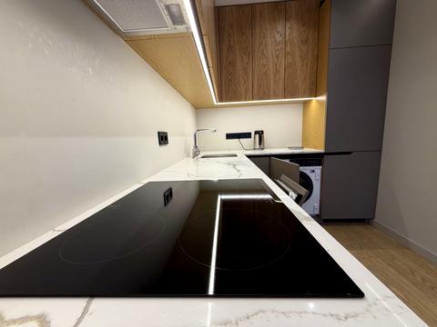 квартира за адресою Дніпровська набережна вул., 18-А