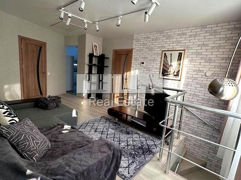 будинок за адресою Поезії вул. (Грибоєдова)