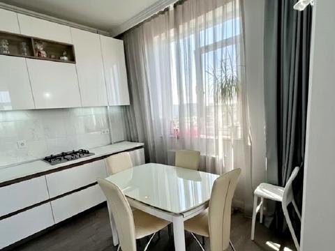 квартира за адресою Олексія Вадатурського вул. (Маршала Малиновського), 18б