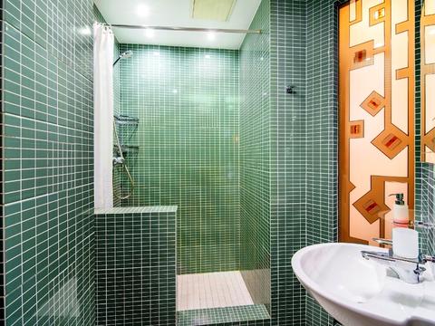 квартира за адресою Академіка Булаховського вул., 5-В