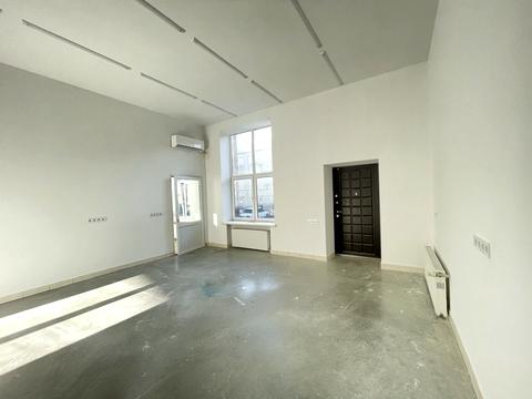 комерційна за адресою Водопровідна вул., 16