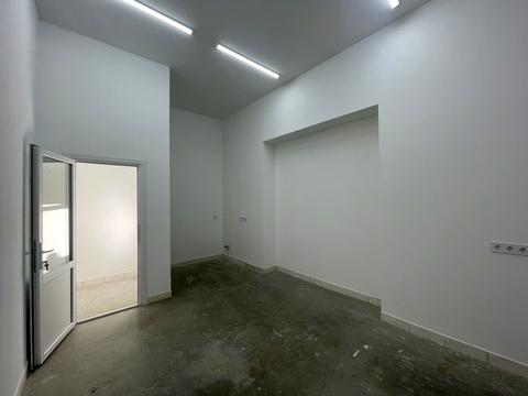 комерційна за адресою Водопровідна вул., 16