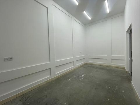 комерційна за адресою Водопровідна вул., 16