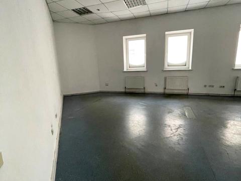 комерційна за адресою Майдан Озерний вул. (Боброва), 3