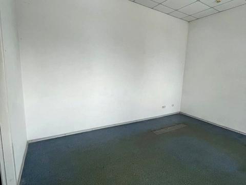 комерційна за адресою Майдан Озерний вул. (Боброва), 3