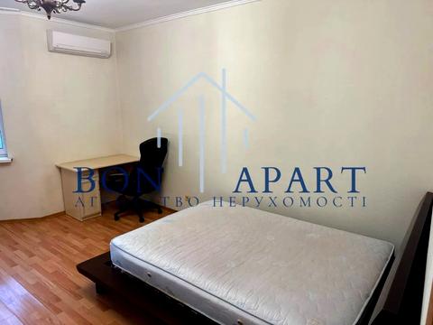 квартира за адресою Дніпровська набережна вул., 19