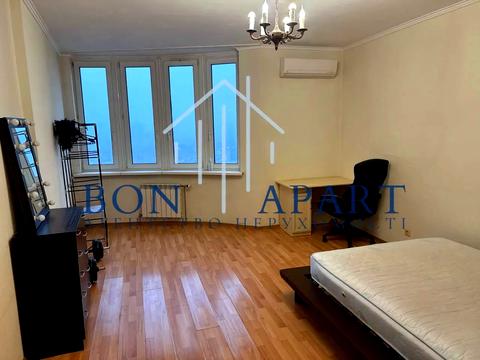 квартира за адресою Дніпровська набережна вул., 19