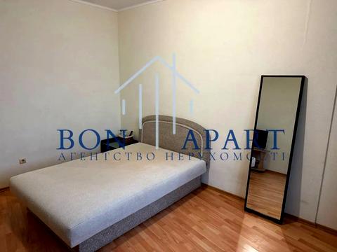 квартира за адресою Дніпровська набережна вул., 19