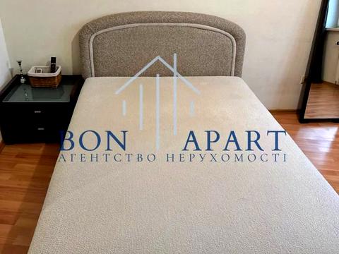 квартира за адресою Дніпровська набережна вул., 19