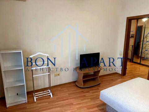 квартира за адресою Дніпровська набережна вул., 19