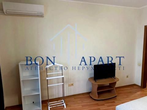 квартира за адресою Дніпровська набережна вул., 19