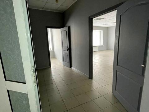 комерційна за адресою Майдан Озерний вул. (Боброва), 3