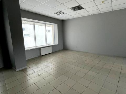 комерційна за адресою Майдан Озерний вул. (Боброва), 3