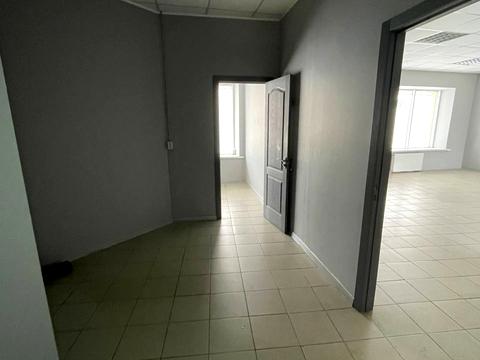 комерційна за адресою Майдан Озерний вул. (Боброва), 3