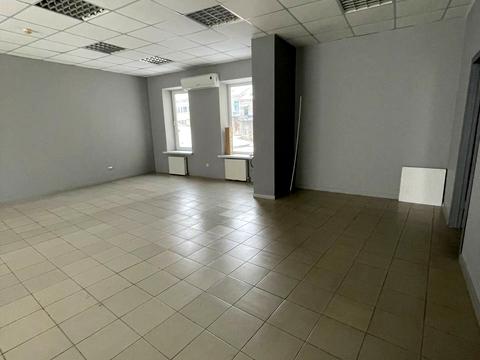 комерційна за адресою Майдан Озерний вул. (Боброва), 3