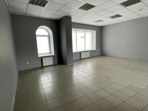 комерційна за адресою Майдан Озерний вул. (Боброва), 3