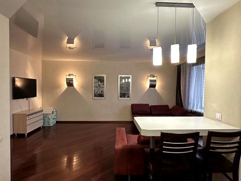 квартира за адресою Анни Ахматової вул., 31