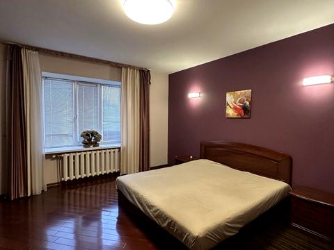 квартира за адресою Анни Ахматової вул., 31