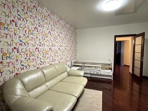 квартира за адресою Анни Ахматової вул., 31