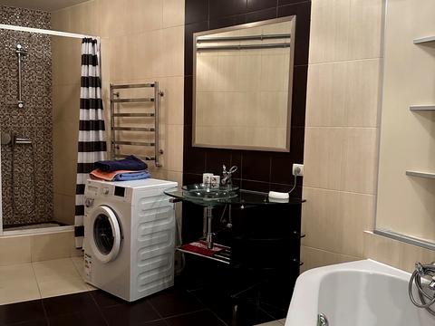 квартира за адресою Анни Ахматової вул., 31