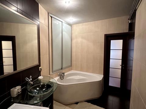 квартира за адресою Анни Ахматової вул., 31