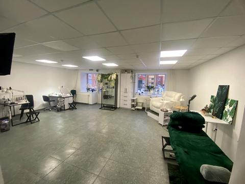 комерційна за адресою Генерала М. Тарнавського вул., (Будинок 3)