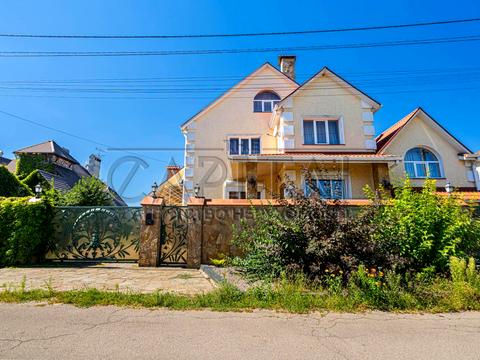 будинок за адресою Центральна вул., 30-А