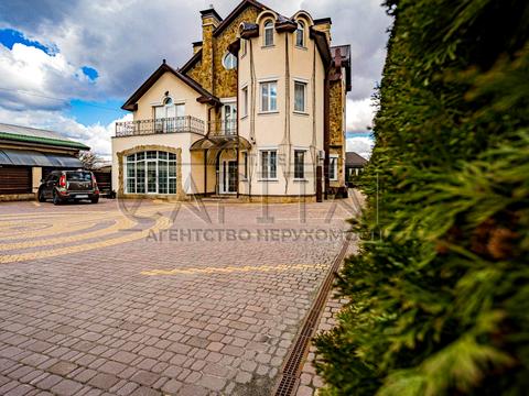 будинок за адресою Олександра Довженка вул., 16