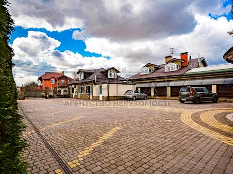 будинок за адресою Олександра Довженка вул., 16