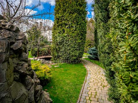 будинок за адресою Олександра Довженка вул., 16