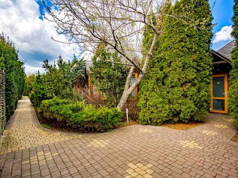 будинок за адресою Олександра Довженка вул., 16