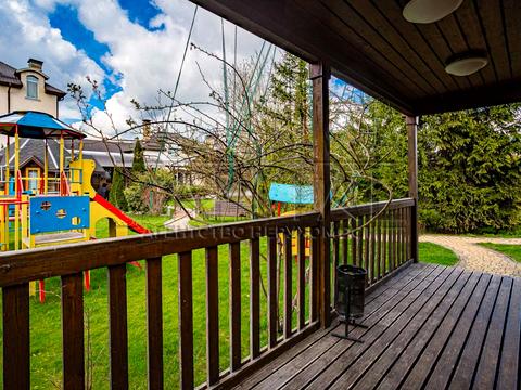 будинок за адресою Олександра Довженка вул., 16