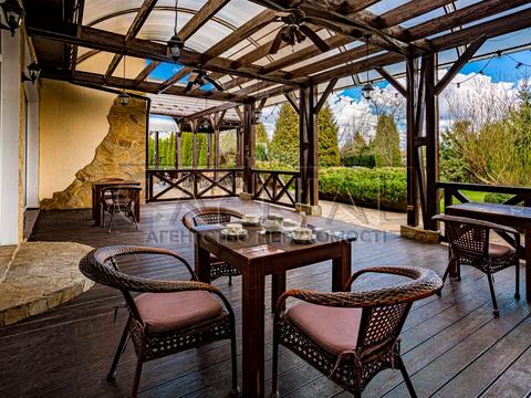 будинок за адресою Олександра Довженка вул., 16