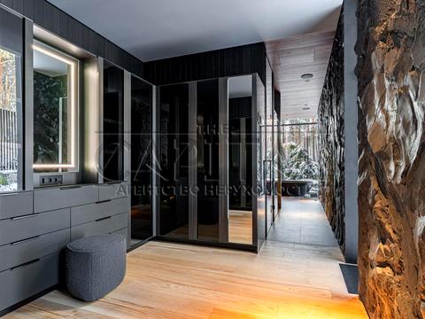 дом по адресу с. Гнедин, Центральная ул., 100