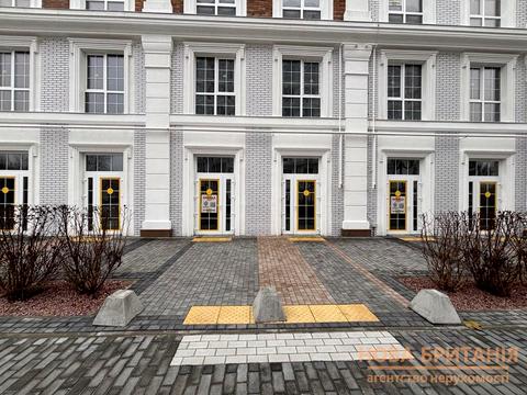 комерційна за адресою Паркова, 2