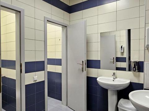 коммерческая по адресу Николая Михновского бульв. (Дружбы народов), 19